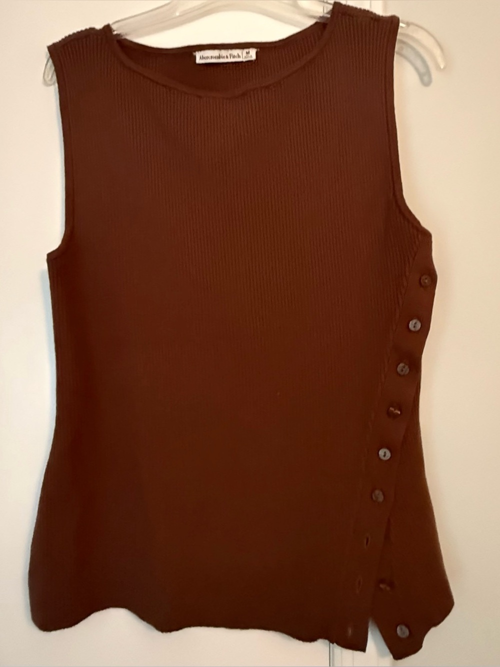 Sleeveless sweater. Brown size medium from Abercrombie and Fitch.